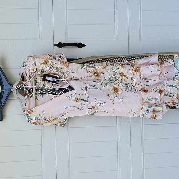 Dress - Picture 1 of 3